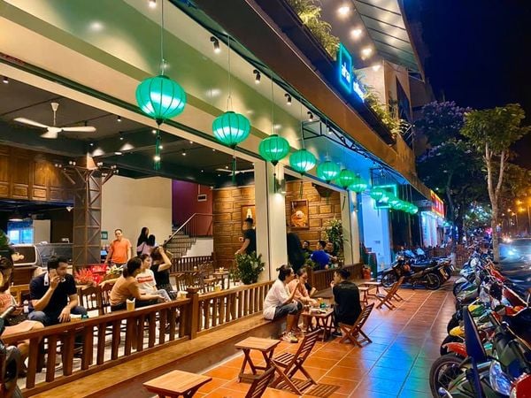 Hệ thống âm thanh cho Aha Cafe Hải Dương - 110 Nguyễn Lương Bằng, Amply 4 - 6 vùng âm lượng, loa vệ tinh thùng gỗ, miễn phí vận chuyển lắp đặt, bảo hành dài hạn 5 năm.