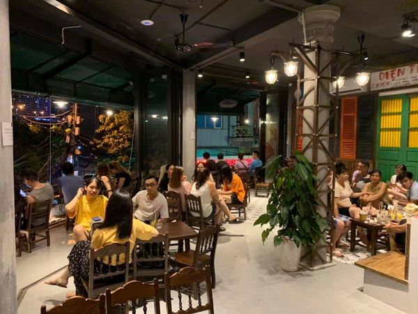 Hệ thống âm thanh cho AHA Cafe Đình Thôn, Amply 4 - 6 vùng âm lượng, loa được thiết kế riêng cho quán, bật lớn không tạp âm, miễn phí công lắp đặt, bảo hành dài hạn 5 năm.