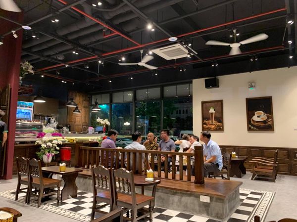 Hệ thống âm thanh cho Aha cafe - S218 Vinhomes Oceanpark, Amply 4 - 6 vùng âm lượng, loa được thiết kế riêng cho quán, bật lớn không tạp âm, miễn phí công lắp đặt, bảo hành dài hạn 5 năm.