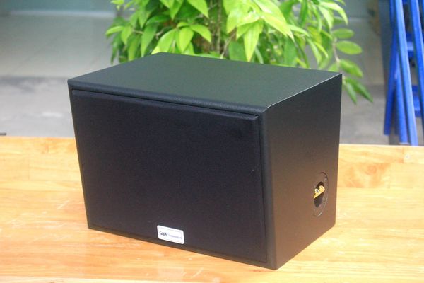 Dàn loa sân vườn: Amply A501 Goldsound 500w + 4 loa Goldsound ngoài trời V40NT 40w + 01 trầm, loa được thiết kế riêng cho quán, bật lớn không tạp âm, miễn phí công lắp đặt, bảo hành 12 tháng