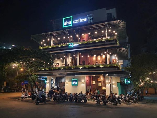 Hệ thống âm thanh cho AHA Cafe Hào Nam, Amply 4 - 6 vùng âm lượng, loa được thiết kế riêng cho quán, bật lớn không tạp âm, miễn phí công lắp đặt, bảo hành dài hạn 5 năm.