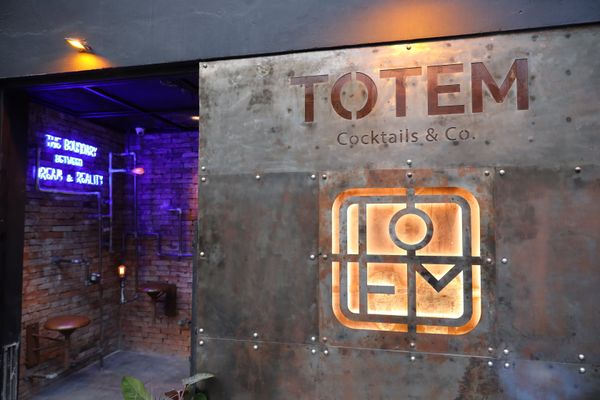 Loa Goldsound cho quán Bar Totem Cocktails& Co, Hoàn Kiếm, Hà Nội, amply 2 kênh 900w, bluetooth 5.0, loa V130-130w, loa được thiết kế riêng cho quán, bật lớn không tạp âm, miễn phí công lắp đặt, bảo hành dài hạn 5 năm