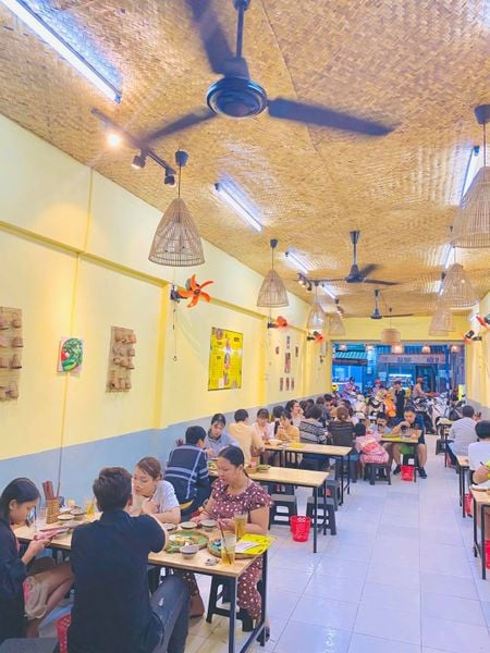 Loa Goldsound cho Hẻm Đậu Quận 10, TP HCM, loa được thiết kế riêng cho quán, bật lớn không tạp âm, miễn phí công lắp đặt, bảo hành dài hạn 5 năm