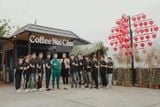 Lắp đặt loa tại Coffee Núi Cấm, Hà Giang.