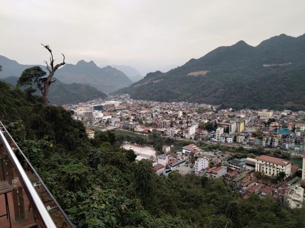 Lắp đặt loa tại Coffee Núi Cấm, Hà Giang.
