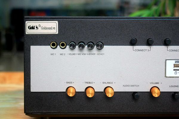 Âm ly A700M  (6 phân vùng âm lượng âm thanh)