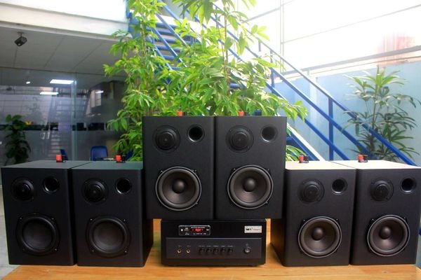 Loa cafe, Loa nhà hàng: Gold4Cafe V49 Goldsound (01 âm ly 400w + 6 loa vt 40w) cho quán từ 60- 120m2