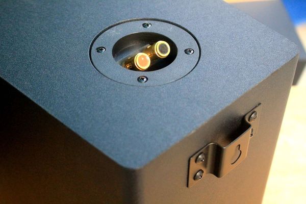 Loa treo tường, phát nhạc nền thông báo: Amply A901 + 04 loa vt V40C