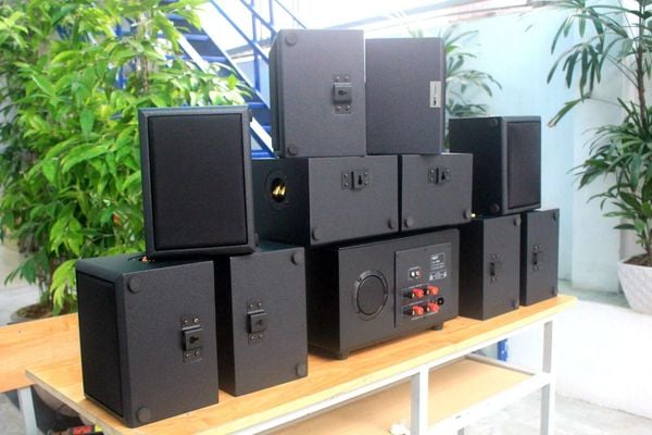 Loa treo tường ngoài trời, phát nhạc nền thông báo sân vườn: Amply A1800 + 10 V25NT