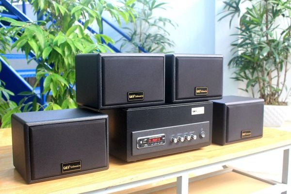 [Diện tích 80 m2 + 2 Kênh] Amply A151 + 4 V32, Amply hai vùng âm lượng, loa được thiết kế riêng cho quán, bật lớn không tạp âm, bảo hành dài hạn 5 năm.