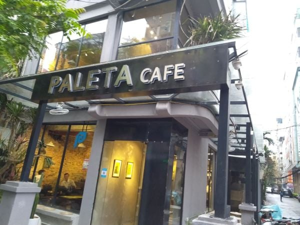 Loa Goldsound lắp đặt tại Paleta Cafe, cơ sở 118 - Nguyễn Khánh Toàn, Amply 4 - 6 vùng âm lượng, loa vệ tinh thùng gỗ, miễn phí vận chuyển lắp đặt, bảo hành dài hạn 5 năm.