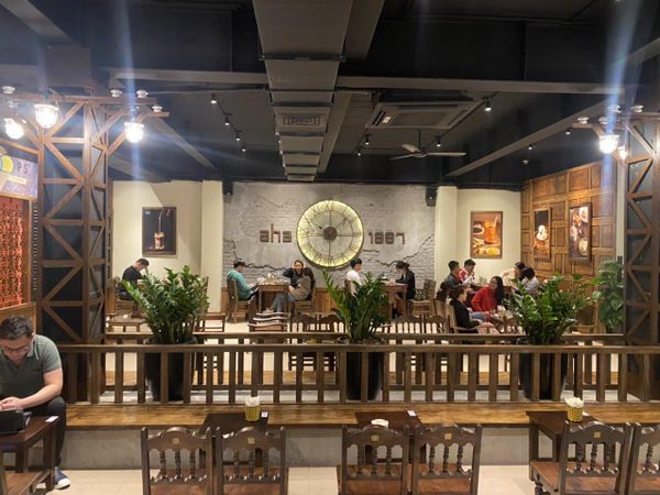 Hệ thống âm thanh cho Aha Cafe Đống Đa, Amply 4 - 6 vùng âm lượng, loa được thiết kế riêng cho quán, bật lớn không tạp âm, miễn phí công lắp đặt, bảo hành dài hạn 5 năm.