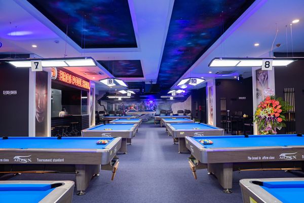 Lắp đặt âm thanh cho Clb bida BROS POOL HALL, Amply 4 - 6 vùng âm lượng, loa được thiết kế riêng cho quán, bật lớn không tạp âm, miễn phí công lắp đặt, bảo hành dài hạn 5 năm.