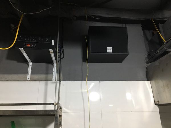 Loa nhà hàng lắp đặt tại Buffet Hải Sản Cửu Vân Long, Số 1 Thái Hà