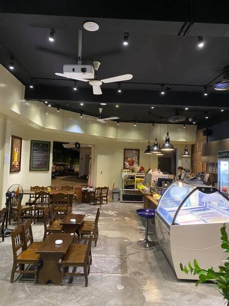 Hệ thống âm thanh cho Aha Cafe - Vinhomes Hạ long, Amply 4 - 6 vùng âm lượng, loa được thiết kế riêng cho quán, bật lớn không tạp âm, miễn phí công lắp đặt, bảo hành dài hạn 5 năm.