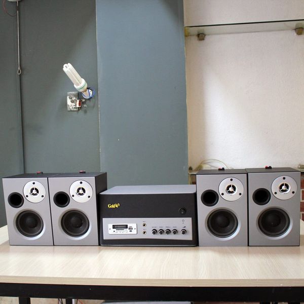 Loa cafe, Loa nhà hàng: Dàn âm thanh kết hợp giữa âm ly A350 và 4 loa V30