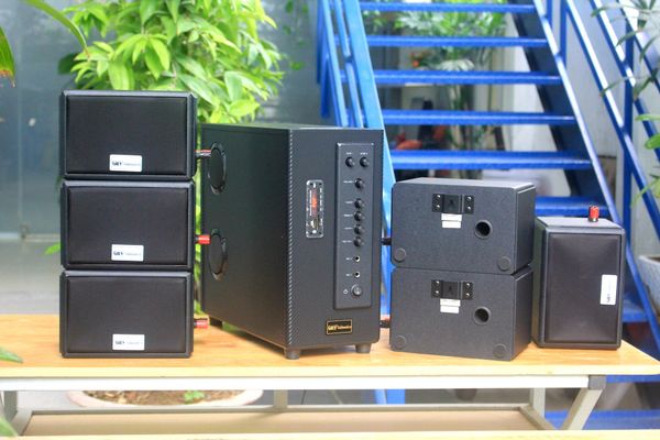 [Diện tích 120 m2 + 2 Kênh] Amply A906 + 6 V32, Amply hai vùng âm lượng, loa được thiết kế riêng cho quán, bật lớn không tạp âm, bảo hành dài hạn 5 năm.