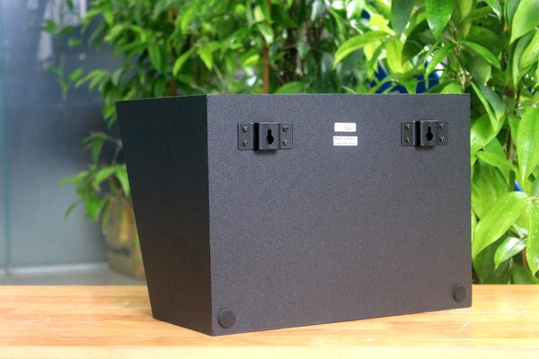 Dàn loa sân vườn: Amply Amply A906 + 6 V130NT, Amply hai vùng âm lượng, loa được thiết kế riêng, bật lớn không tạp âm, miễn phí công lắp đặt, bảo hành dài hạn 5 năm.