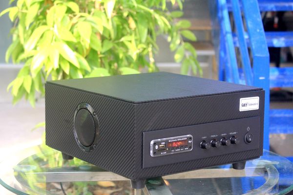 Dàn loa sân vườn: Amply A501 Goldsound 500w + 4 loa Goldsound ngoài trời V40NT 40w + 01 trầm, loa được thiết kế riêng cho quán, bật lớn không tạp âm, miễn phí công lắp đặt, bảo hành 12 tháng