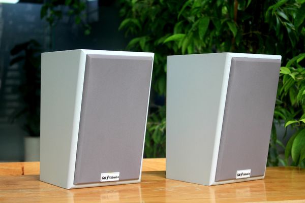 Loa vệ tinh treo tường V58C_DA (Số lượng 1 loa) công suất 58w, loa bass 4 inch, treble 2 inch, kích thước rộng 17.5 cm, cao 28 cm, sâu 21 cm, bảo hành dài hạn 5 năm.