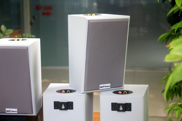 [Diện tích 160m2 + 02 Kênh] Amply A907 Goldsound 2 vùng âm lượng 900w + 8 loa Goldsound V58C 58w, loa được thiết kế riêng cho quán, bật lớn không tạp âm, miễn phí công lắp đặt, bảo hành dài hạn 5 năm.