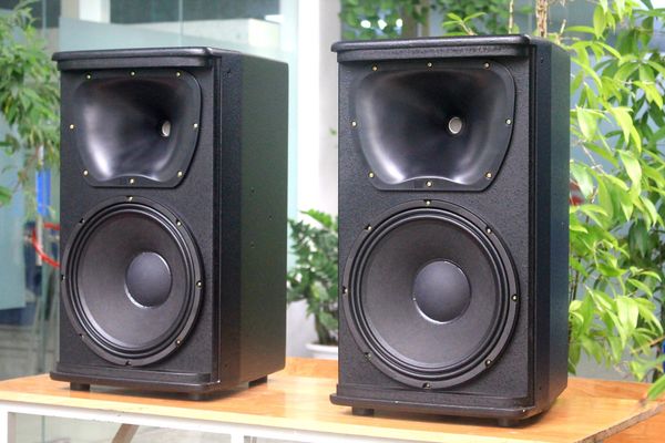 Loa Goldsound V238 (Số lượng 1 loa), công suất 238w, loa bass 30 cm, treble kèn, kích thước rộng 36 cm, cao 62.5 cm, sâu 39 cm, bảo hành dài hạn 5 năm.