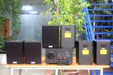 Dàn loa treo tường: Amply A907w Goldsound 2 vùng âm lượng 900w + 6 loa Goldsound V55C 55w, Amply 4 - 6 vùng âm lượng, loa được thiết kế riêng cho quán, bật lớn không tạp âm, miễn phí công lắp đặt, bảo hành dài hạn 5 năm.
