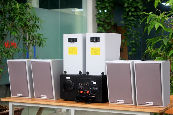 [Diện tích 120m2 + 02 Kênh] Amply A907W Goldsound 2 vùng âm lượng 900w + 6 loa Goldsound V58C 58w, loa được thiết kế riêng cho quán, bật lớn không tạp âm, miễn phí công lắp đặt, bảo hành dài hạn 5 năm.
