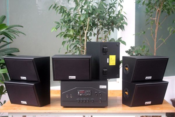 Dàn loa treo tường thông báo phát nhạc nền tự động: A907W Goldsound 2 vùng âm lượng 900w + 6 loa Goldsound ngoài trời V50NT 50w, loa được thiết kế riêng cho quán, bật lớn không tạp âm, miễn phí công lắp đặt, bảo hành 12 tháng