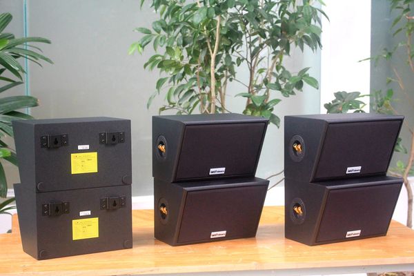 Dàn loa treo tường thông báo phát nhạc nền tự động: A907W Goldsound 2 vùng âm lượng 900w + 6 loa Goldsound ngoài trời V50NT 50w, loa được thiết kế riêng cho quán, bật lớn không tạp âm, miễn phí công lắp đặt, bảo hành 12 tháng