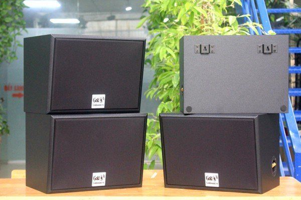 Loa cho trường Đại Học Điện Lực: Âm ly có thể điều chỉnh được âm lượng của âm thanh phát ra cho từng khu vực trong lớp, âm thanh luôn rõ ràng, chuyên cho giảng dạy.