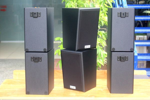 Loa treo tường, phát nhạc nền thông báo: A907w Goldsound 2 vùng âm lượng 900w + 10 loa Goldsound V40C 40w, loa được thiết kế riêng cho quán, bật lớn không tạp âm, miễn phí công lắp đặt, bảo hành dài hạn 5 năm.