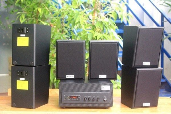 [Diện tích 120m2 + 2 Kênh] Amply A501_SG Goldsound 500w + 6 loa Goldsound V25C_SG 25w, loa được thiết kế riêng cho quán, bật lớn không tạp âm, miễn phí công lắp đặt, bảo hành dài hạn 5 năm.