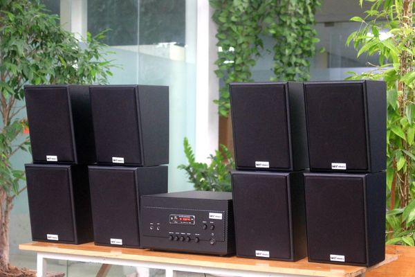 Dàn loa treo tường: Amply A907 Goldsound 2 vùng âm lượng 900w + 8 loa Goldsound V55C 55w, loa được thiết kế riêng cho quán, bật lớn không tạp âm, miễn phí công lắp đặt, bảo hành dài hạn 5 năm