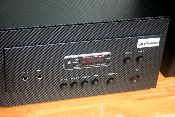 Dàn loa sân vườn: Amply A907  + 4 loa V130NT, Amply hai vùng âm lượng, loa được thiết kế riêng, bật lớn không tạp âm, miễn phí công lắp đặt, bảo hành dài hạn 5 năm.