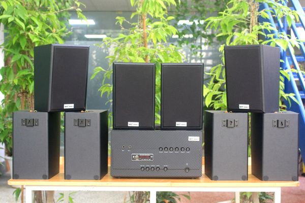 [Diện tích 160m2 + 06 Kênh] A1800 Goldsound 6 vùng âm lượng 1800w + 8 loa Goldsound V40C 40w, Amply 4 - 6 vùng âm lượng, loa được thiết kế riêng cho quán, bật lớn không tạp âm, miễn phí công lắp đặt, bảo hành dài hạn 5 năm.
