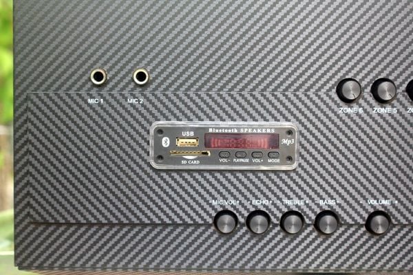 Loa treo tường, phát nhạc nền thông báo: Amply A1800 Goldsound 6 vùng âm lượng 1800w + 10 loa Goldsound V58C 58w, Amply 4 - 6 vùng âm lượng, loa được thiết kế riêng cho quán, bật lớn không tạp âm, miễn phí công lắp đặt, bảo hành dài hạn 5 năm.
