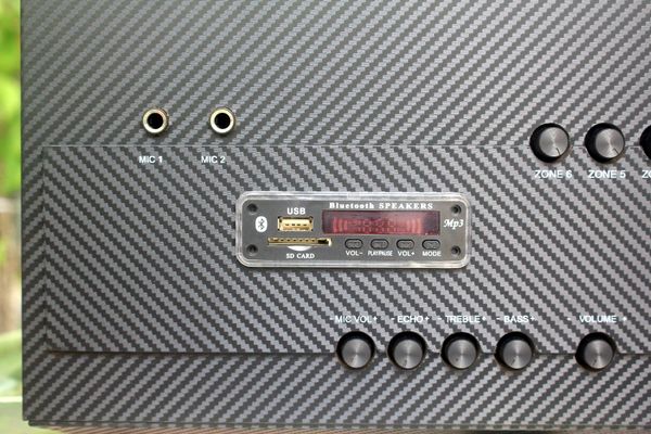 Dàn loa treo tường: Amply A1800 + 6 V130, Amply 4 - 6 vùng âm lượng, loa được thiết kế riêng, bật lớn không tạp âm, miễn phí công lắp đặt, bảo hành dài hạn 5 năm.