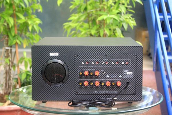 Âm ly cho quán cafe A1800: 6 phân vùng đầu ra (1800w, đủ kết nối Bluetooth, RCA, AV, USB) chuyên dụng cho quán lớn, toà chung cư, khu liên hợp.