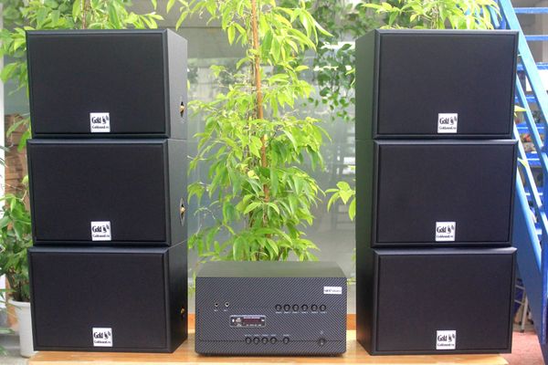 Dàn loa treo tường: Amply A1800 + 6 V130, Amply 4 - 6 vùng âm lượng, loa được thiết kế riêng, bật lớn không tạp âm, miễn phí công lắp đặt, bảo hành dài hạn 5 năm.