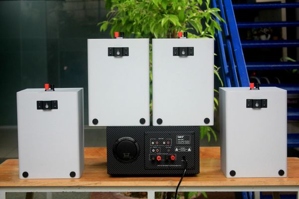 Dàn loa treo tường thông báo phát nhạc nền tự động: Amply A917 + 4 V70C