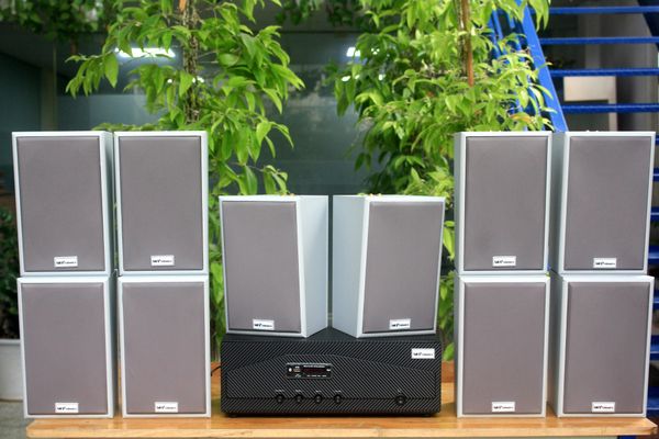 Loa treo tường, phát nhạc nền thông báo: Amply Goldsound A918 hai kênh 1200w + 10 Loa Goldsound vệ tinh treo tường V58C 58w, loa được thiết kế riêng cho quán, bật lớn không tạp âm, miễn phí công lắp đặt, bảo hành dài hạn 5 năm.