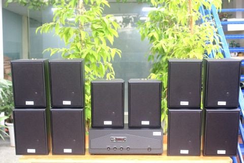 Dàn loa treo tường thông báo, phát nhạc nền tự động: Amply A918 Goldsound 2 vùng âm lượng 1200w + 10 loa Goldsound V55C 55w, loa được thiết kế riêng cho quán, bật lớn không tạp âm, miễn phí công lắp đặt, bảo hành dài hạn 5 năm