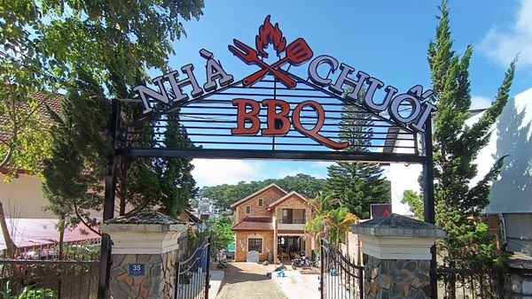 Nhà Chuối BBQ- Đà Lạt đã lắp đặt âm thanh của Goldsound