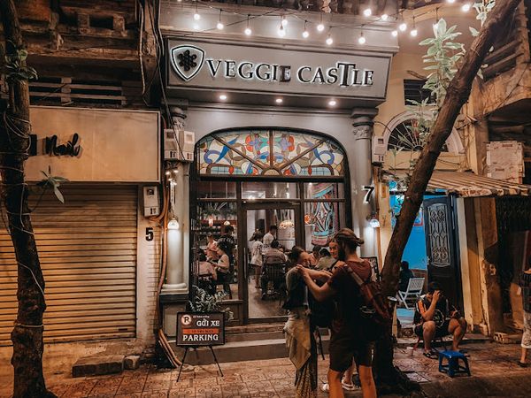 Loa Goldsound cho nhà hàng Veggie Castle - Nhà hàng chay Vegan, Ba Đình, Hà Nội, Amply 4 - 6 vùng âm lượng, loa được thiết kế riêng cho quán, bật lớn không tạp âm, miễn phí công lắp đặt, bảo hành dài hạn 5 năm