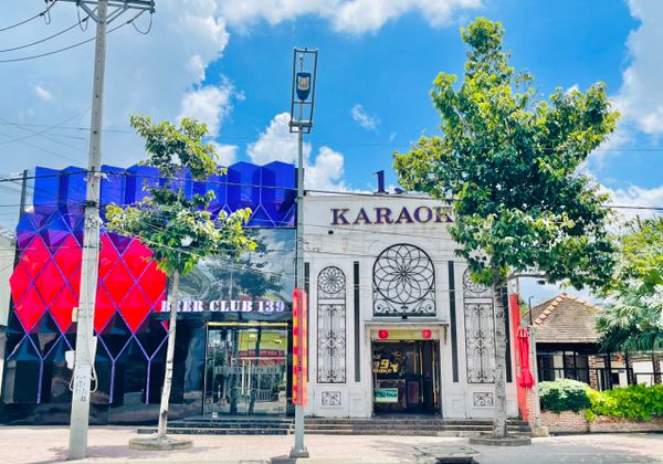 Loa Goldsound cho quán Bar Club 139, Phường 4, Vĩnh Long, Amply 4 - 6 vùng âm lượng, loa được thiết kế riêng cho không gian quán, miễn phí công lắp đặt, bảo hành dài hạn 5 năm.