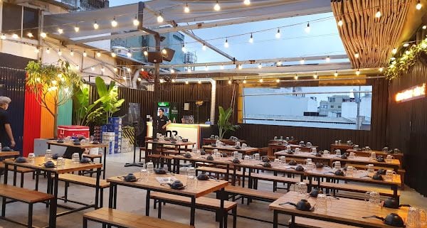 Hệ thống âm thanh cho nhà hàng Xưởng, Quận 6, Hồ Chí Minh, amply 2 kênh 1200w, bluetooth 5.0, loa V130-130w, loa được thiết kế riêng cho quán, bật lớn không tạp âm, miễn phí công lắp đặt, bảo hành dài hạn 5 năm