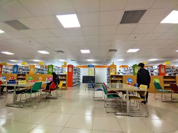 Loa cho Trường ĐH công nghệ TP.HCM HUTECH: Âm ly có thể điều chỉnh được âm lượng của âm thanh phát ra cho từng khu vực trong lớp, âm thanh luôn rõ ràng, chuyên cho giảng dạy.