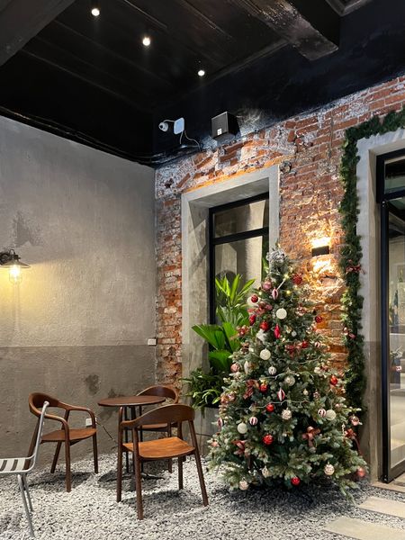 Loa Goldsound cho MIDDLE CAFE, Hà Nội, Amply 4 - 6 vùng âm lượng, loa được thiết kế riêng cho quán, bật lớn không tạp âm, miễn phí công lắp đặt, bảo hành dài hạn 5 năm.