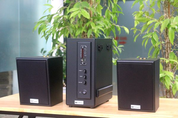 Dàn loa treo tường thông báo phát nhạc nền: 1 Amply AMT155 Goldsound 2 vùng âm lượng 150w + 2 loa Goldsound V25C 25W, loa được thiết kế riêng cho quán, bật lớn không tạp âm, miễn phí công lắp đặt, bảo hành dài hạn 5 năm.